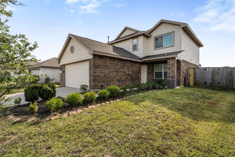 Property photo for 14538 Broadbury Pond Road, Rosharon, TX