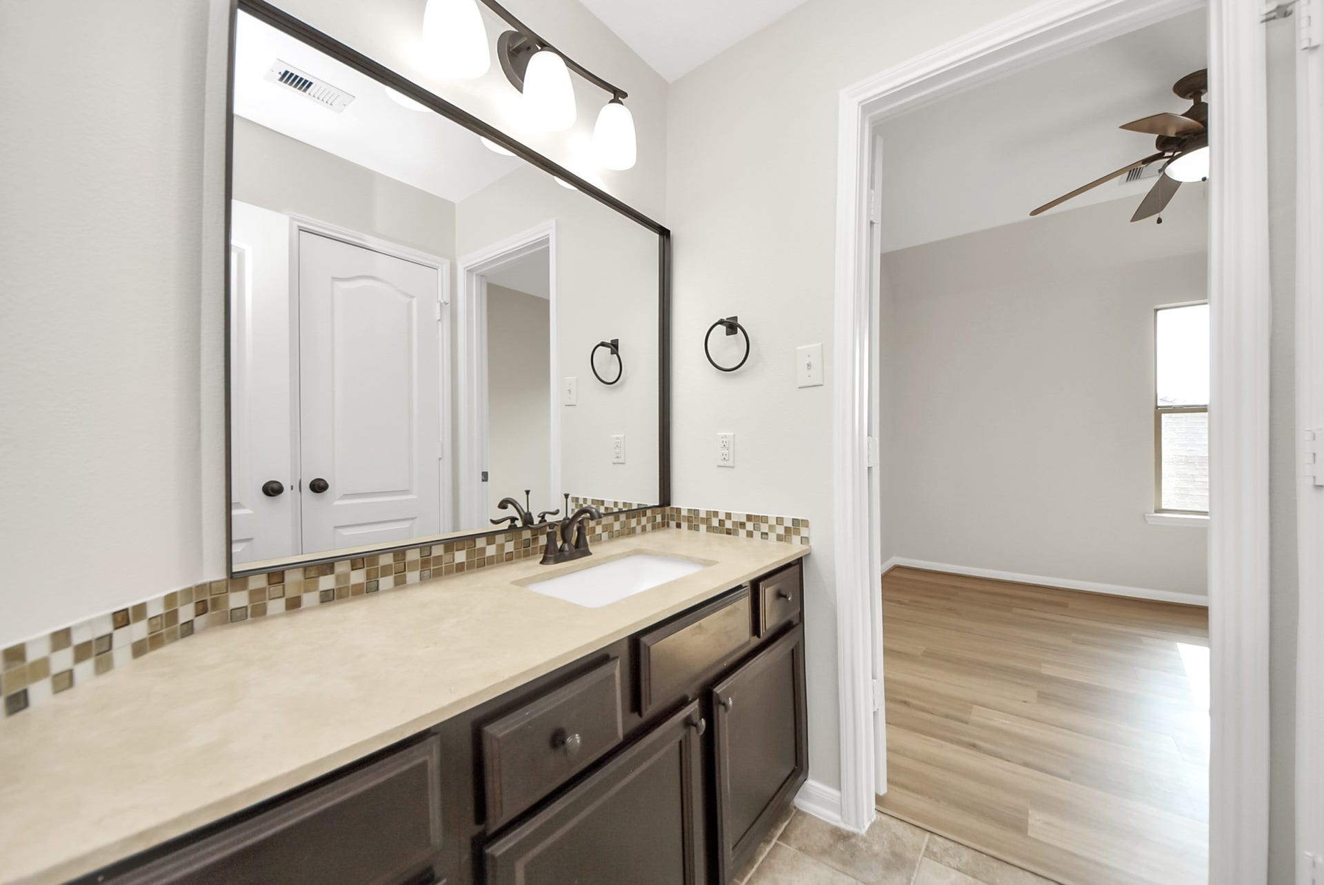 9815 Patricia Haven Lane, Humble, TX 77396 bathroom #3