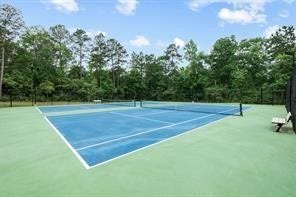230 Elianne Lace Court, Conroe, TX 77318 Professional-grade sports courts are available for
residents, featuring high-visibility lighting for
evening matches and a gated perimeter for privacy.