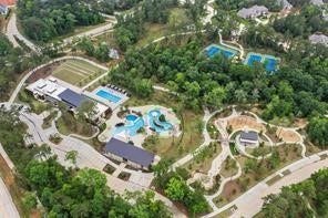 230 Elianne Lace Court, Conroe, TX 77318 The Woodlands Hills has all the amenities you are
looking for!