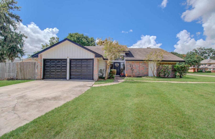 Property photo for 338 Banyan Street, Lake Jackson, TX