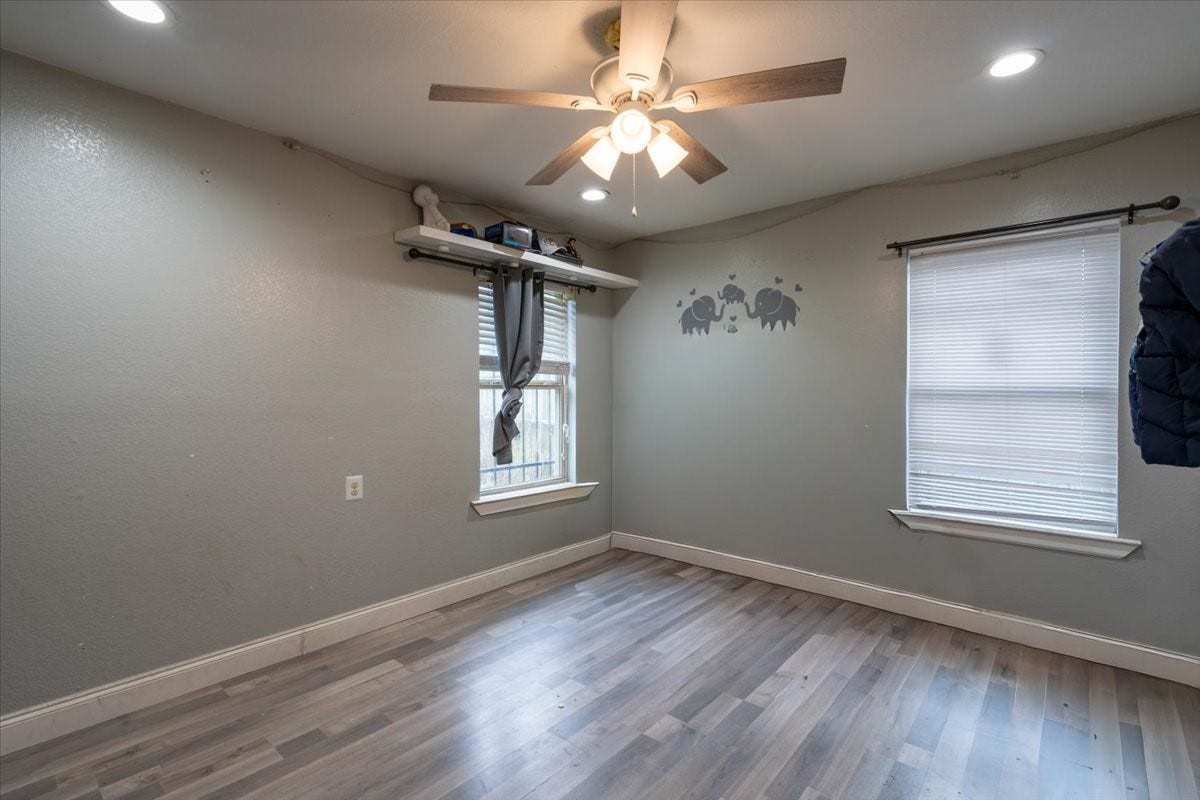 6817 Kassarine Pass, Houston, TX 77033 6817 Kassarine Pass, Houston, TX 77033