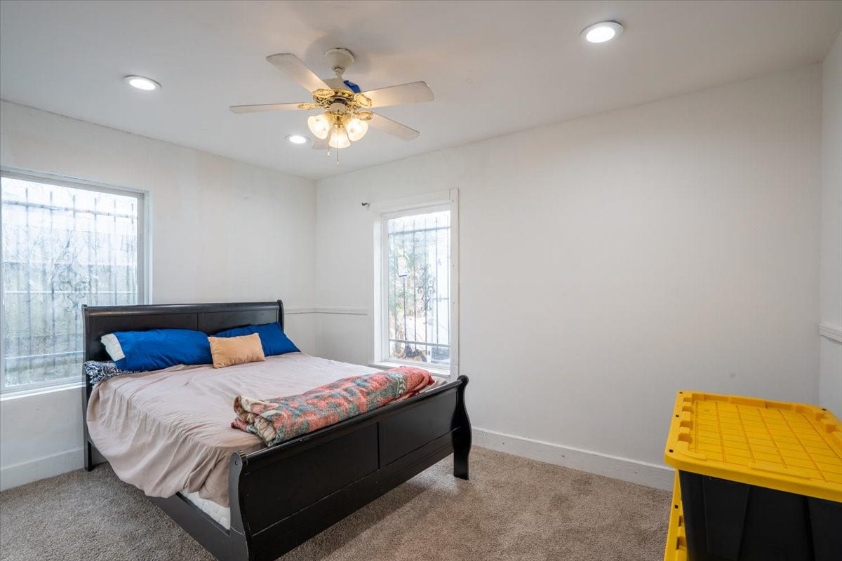 6817 Kassarine Pass, Houston, TX 77033 6817 Kassarine Pass, Houston, TX 77033