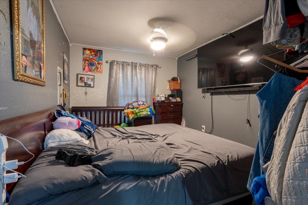 6817 Kassarine Pass, Houston, TX 77033 6817 Kassarine Pass, Houston, TX 77033