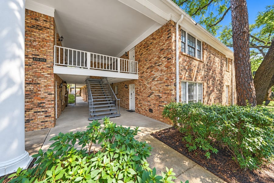 Property photo for 4040 San Felipe Street, #202, Houston, TX