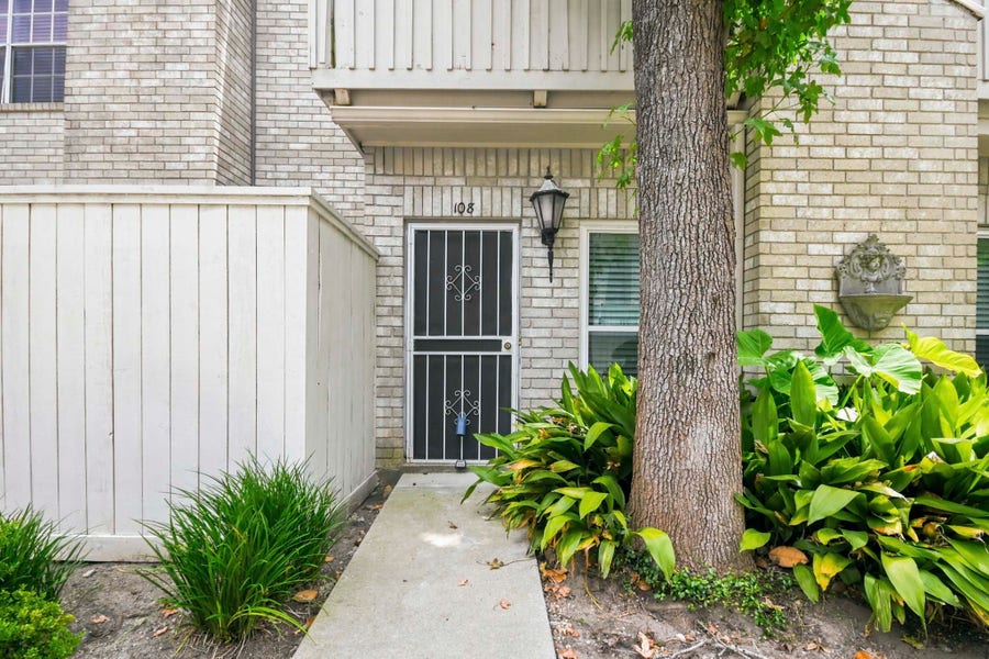 Property photo for 3800 Tanglewilde Street, #108, Houston, TX