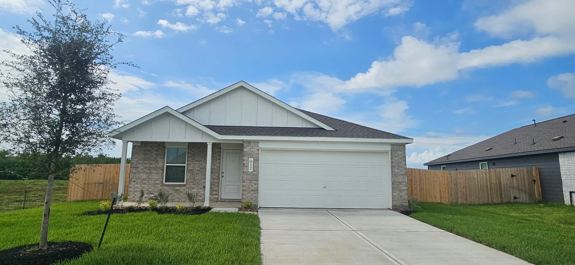 912 Woodhaven Lakes Drive, La Marque, TX 77568 912 Woodhaven Lakes Drive, La Marque, TX 77568