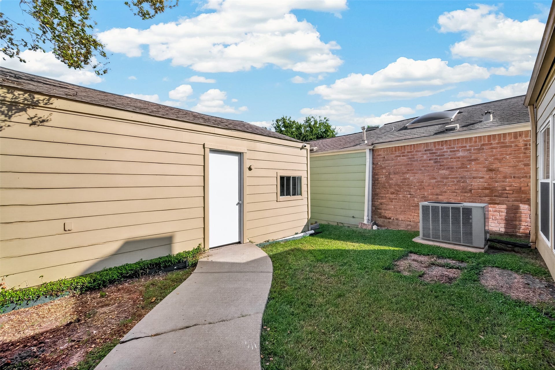 1919 Wilcrest Drive, Houston, TX 77042