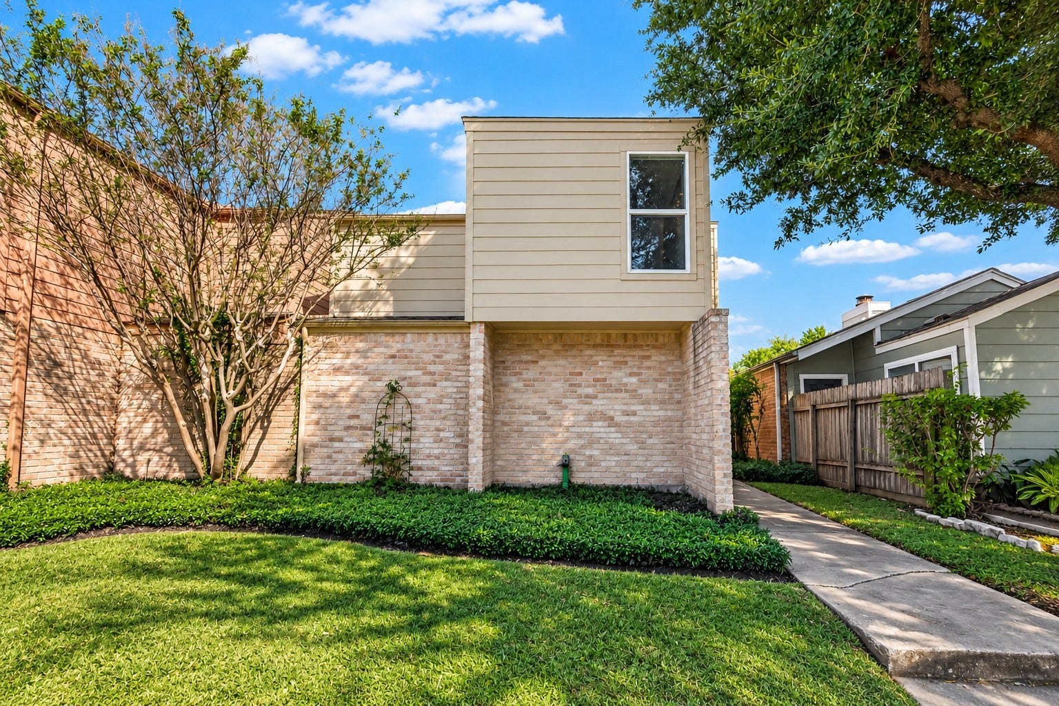1919 Wilcrest Drive, Houston, TX 77042