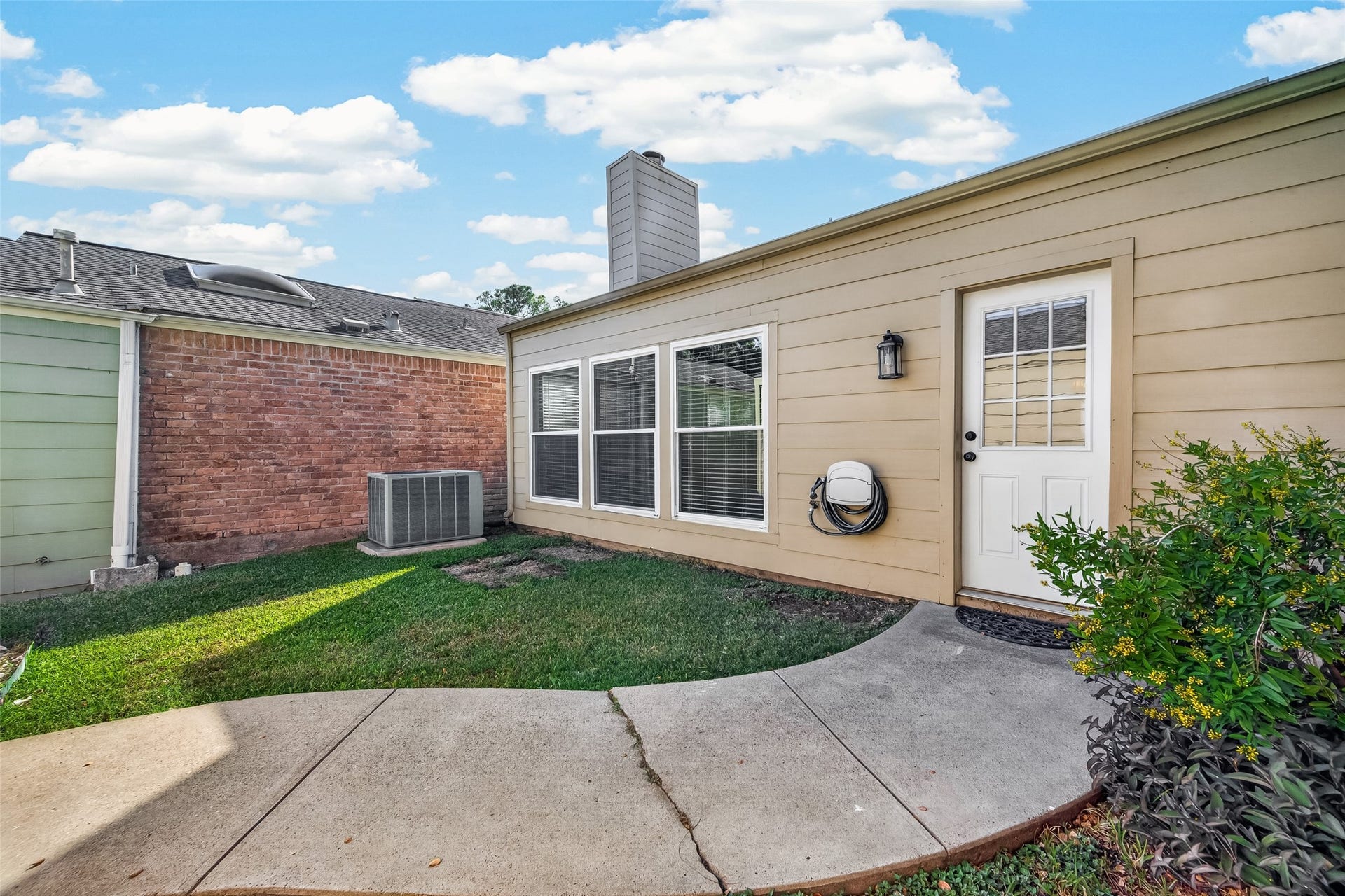1919 Wilcrest Drive, Houston, TX 77042