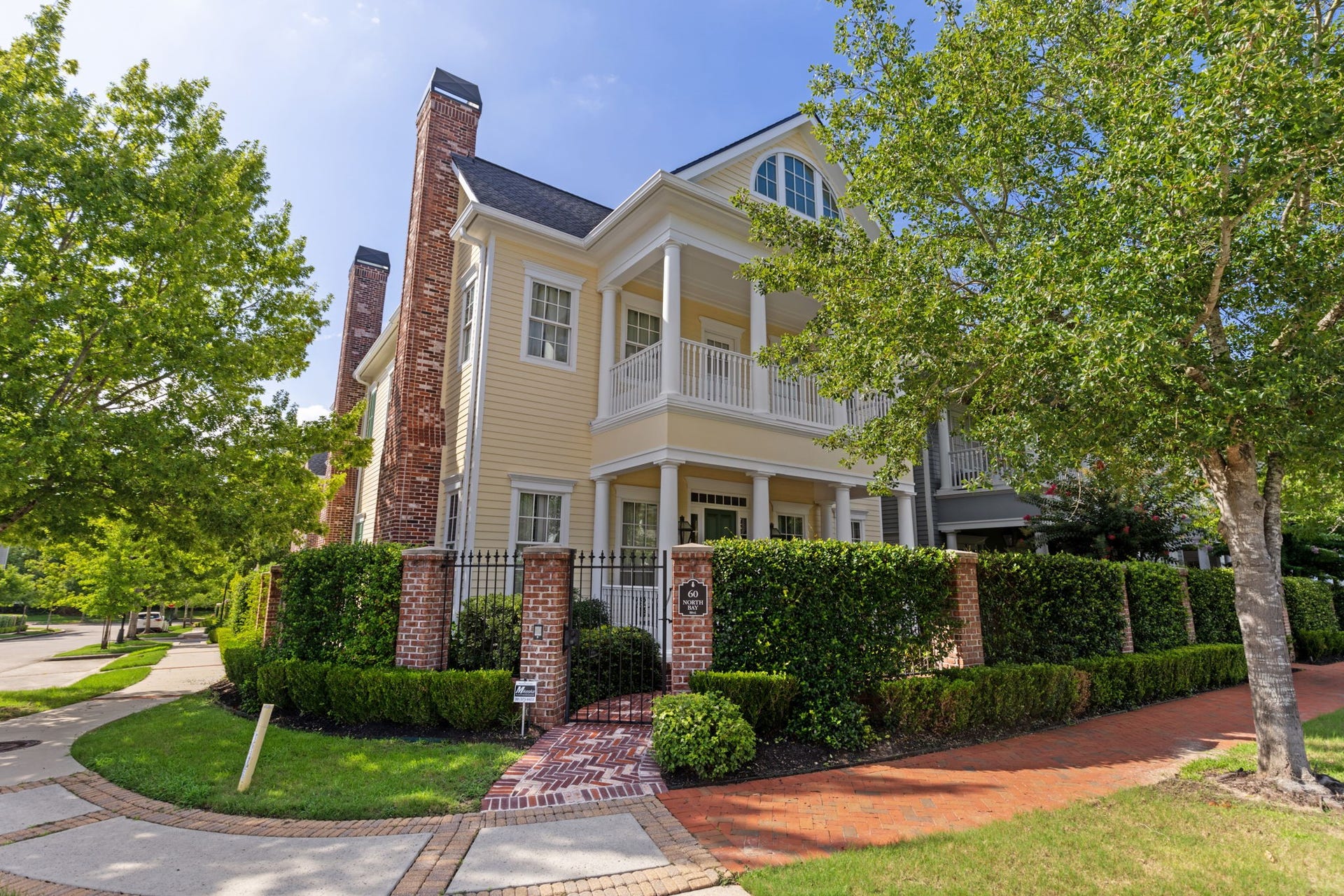 60 North Bay Boulevard, The Woodlands, TX 77380 60 North Bay Boulevard, The Woodlands, TX 77380