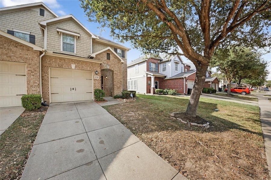 Property photo for 8118 Barnes Ridge Lane, Houston, TX