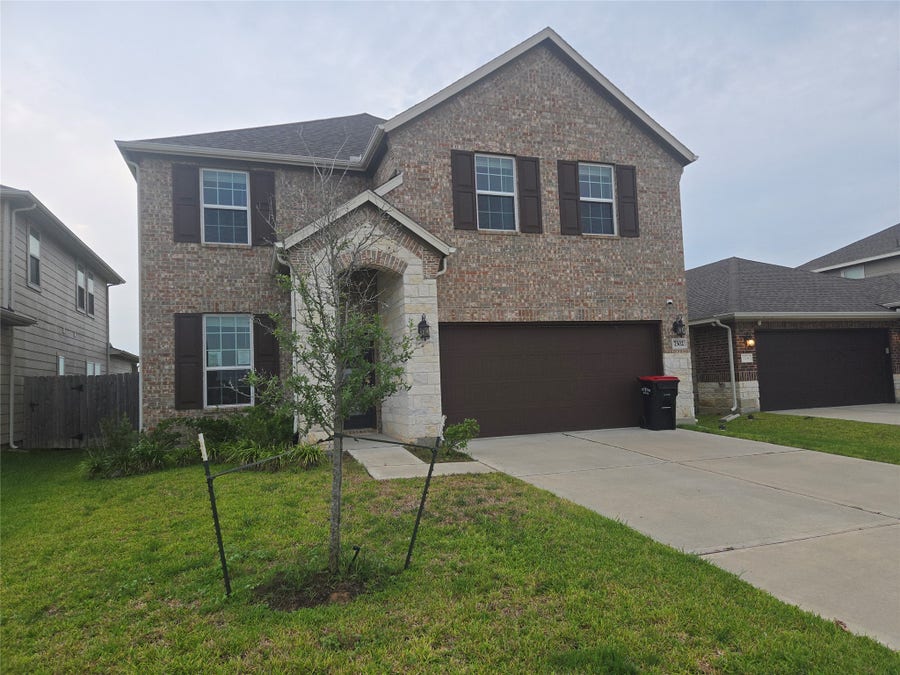 Property photo for 7302 Toluca Drive, Rosharon, TX