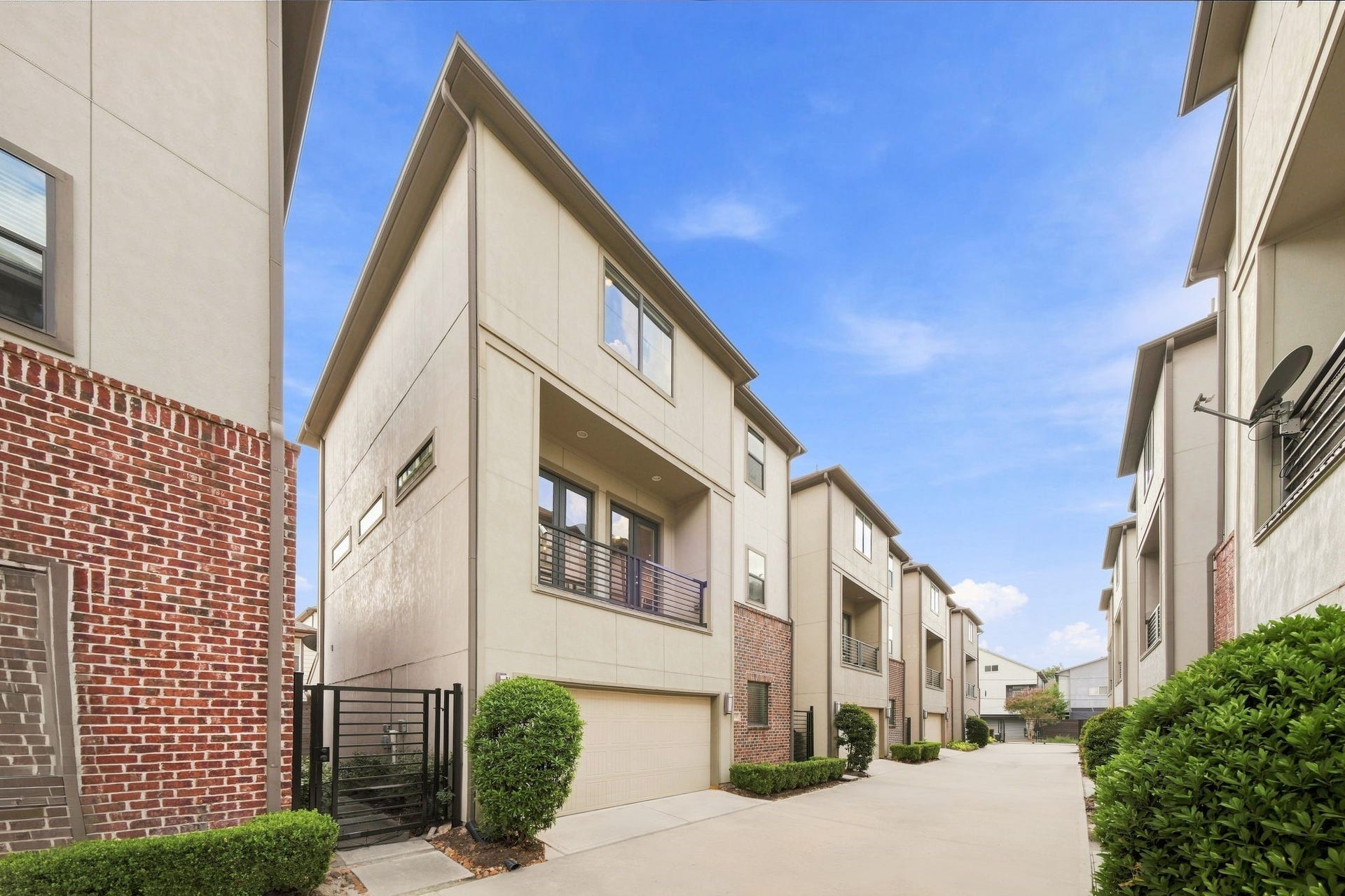 2422 Langston Street, Houston, TX 77007 2422 Langston Street, Houston, TX 77007