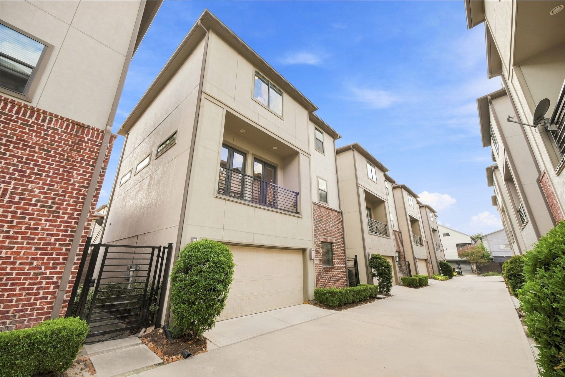 2422 Langston Street, Houston, TX 77007 2422 Langston Street, Houston, TX 77007