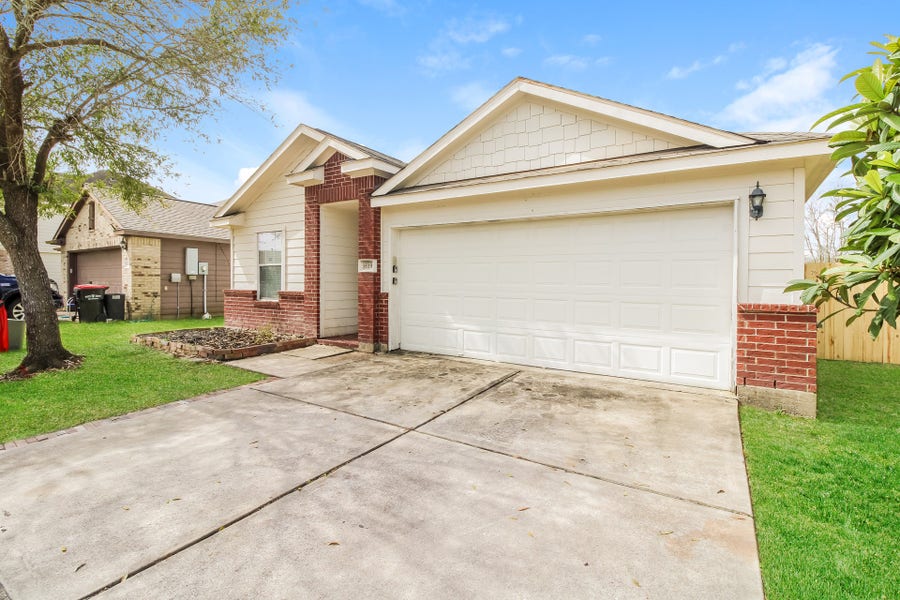 Property photo for 3519 Apache Meadows Drive, Baytown, TX