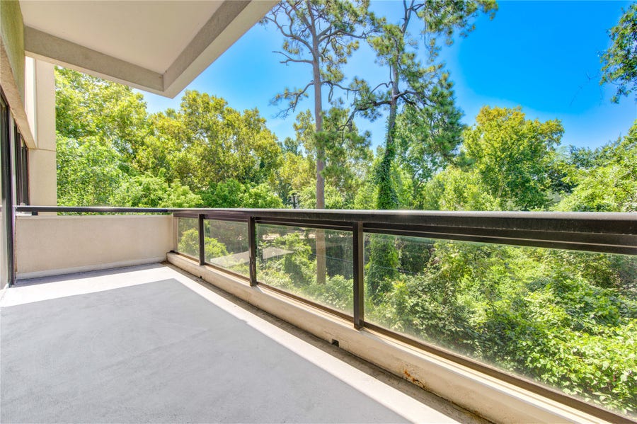 Property photo for 49 Briar Hollow Lane, #101, Houston, TX