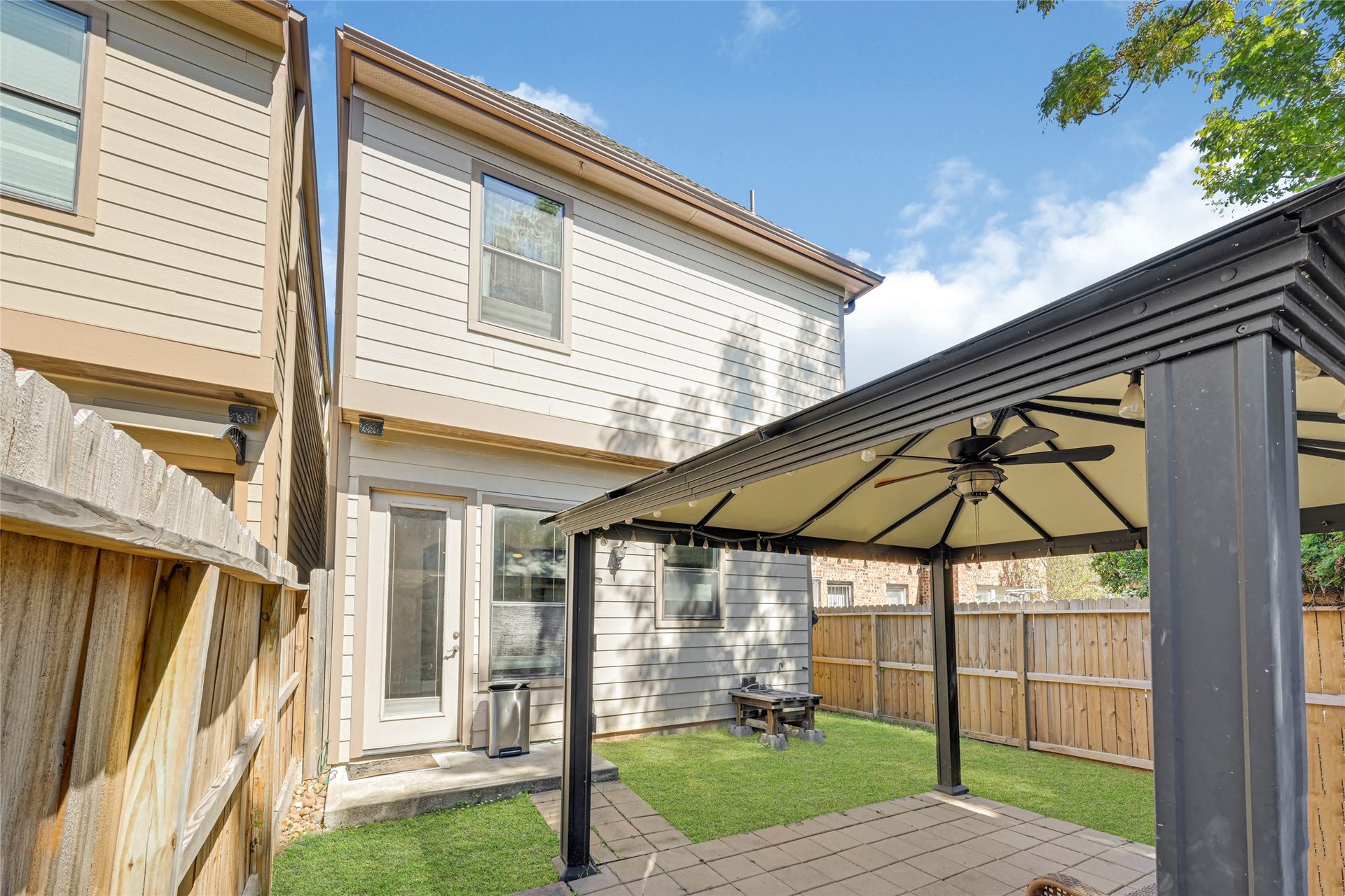 2110 Winbern Street, Houston, TX 77004 2110 Winbern Street, Houston, TX 77004