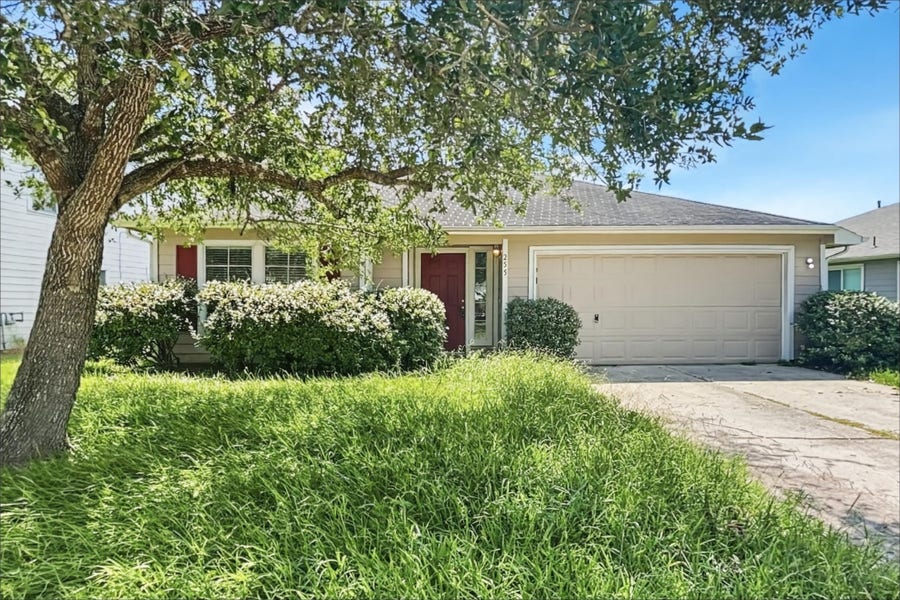 Property photo for 255 Crystal Isle Drive, Dickinson, TX