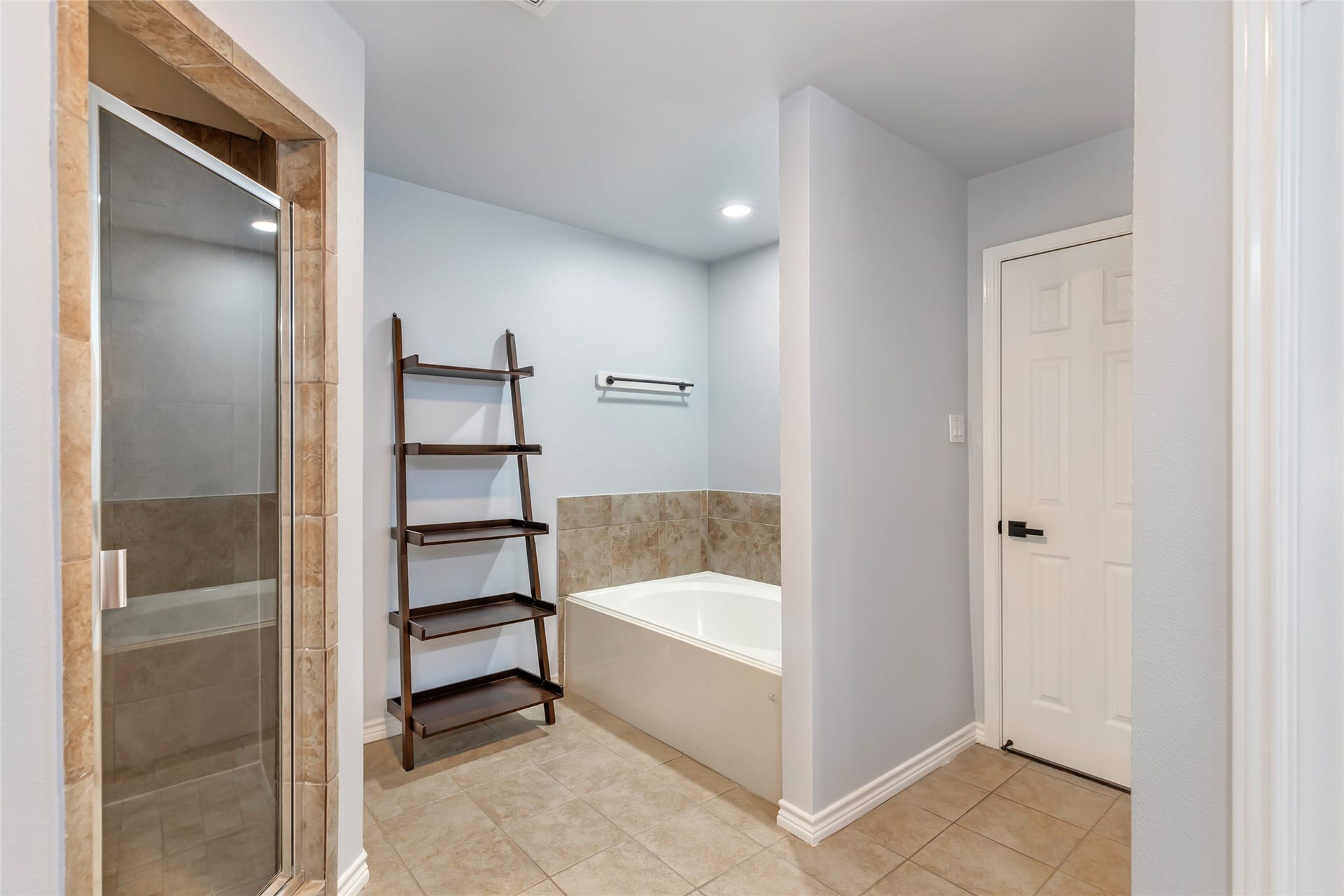 639 Trail Springs Court, Kingwood, TX 77339 Large soaking tub and separate walk-in shower