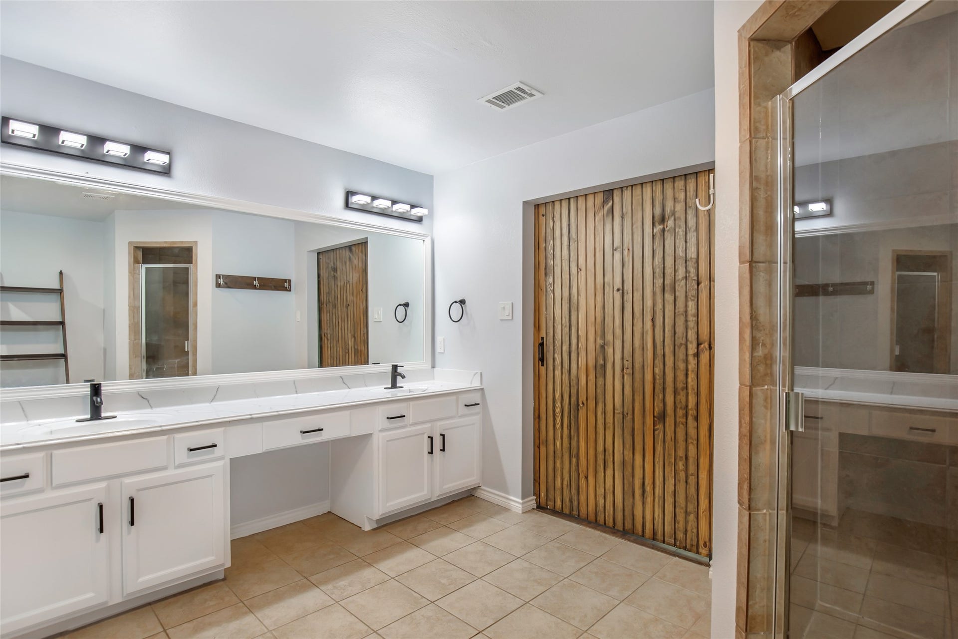 639 Trail Springs Court, Kingwood, TX 77339 Master en suite bathroom