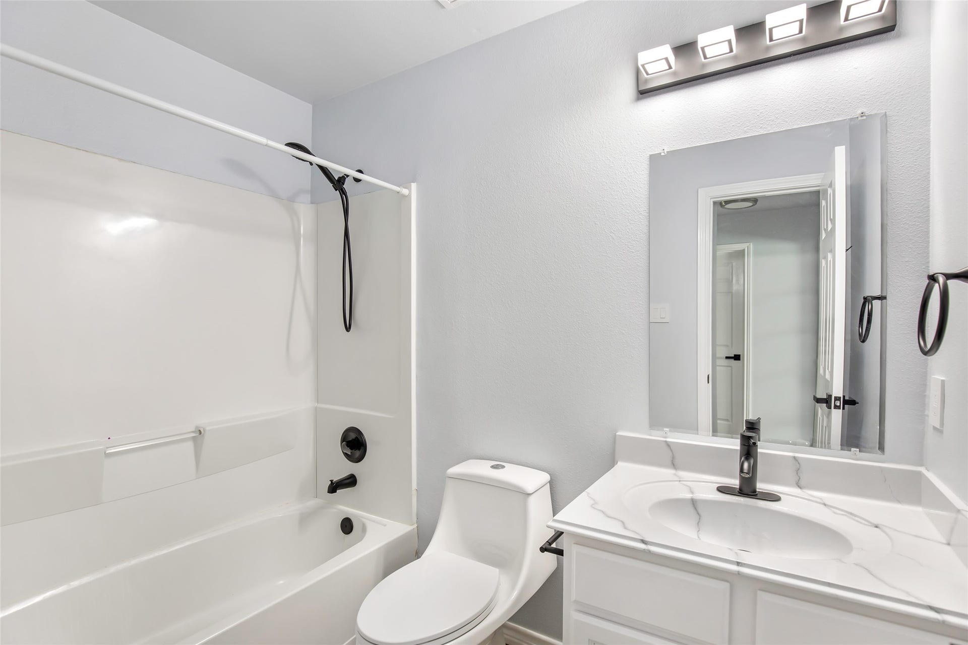 639 Trail Springs Court, Kingwood, TX 77339 Bathroom 2