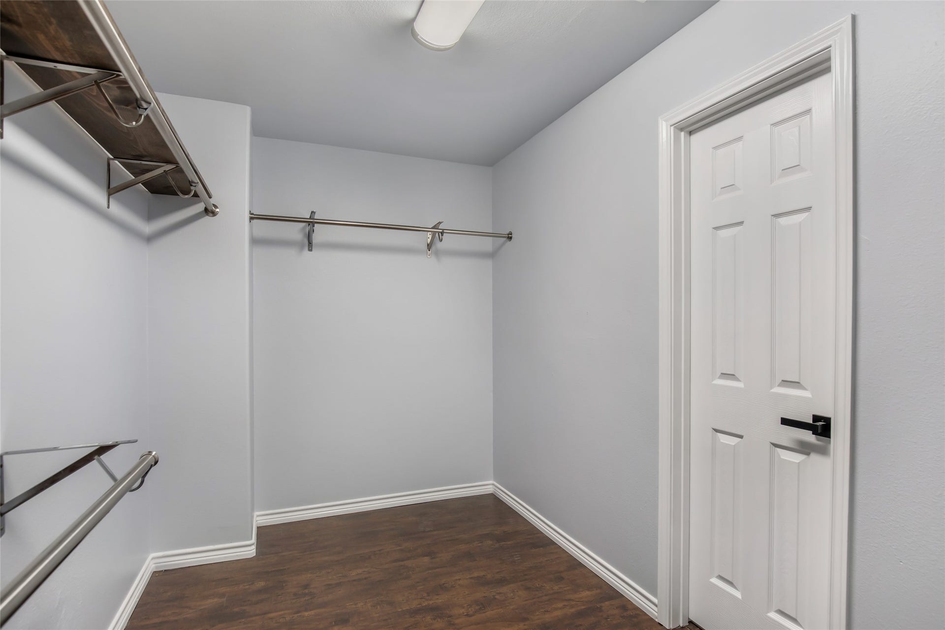 639 Trail Springs Court, Kingwood, TX 77339 Large, walk-in closet (master)