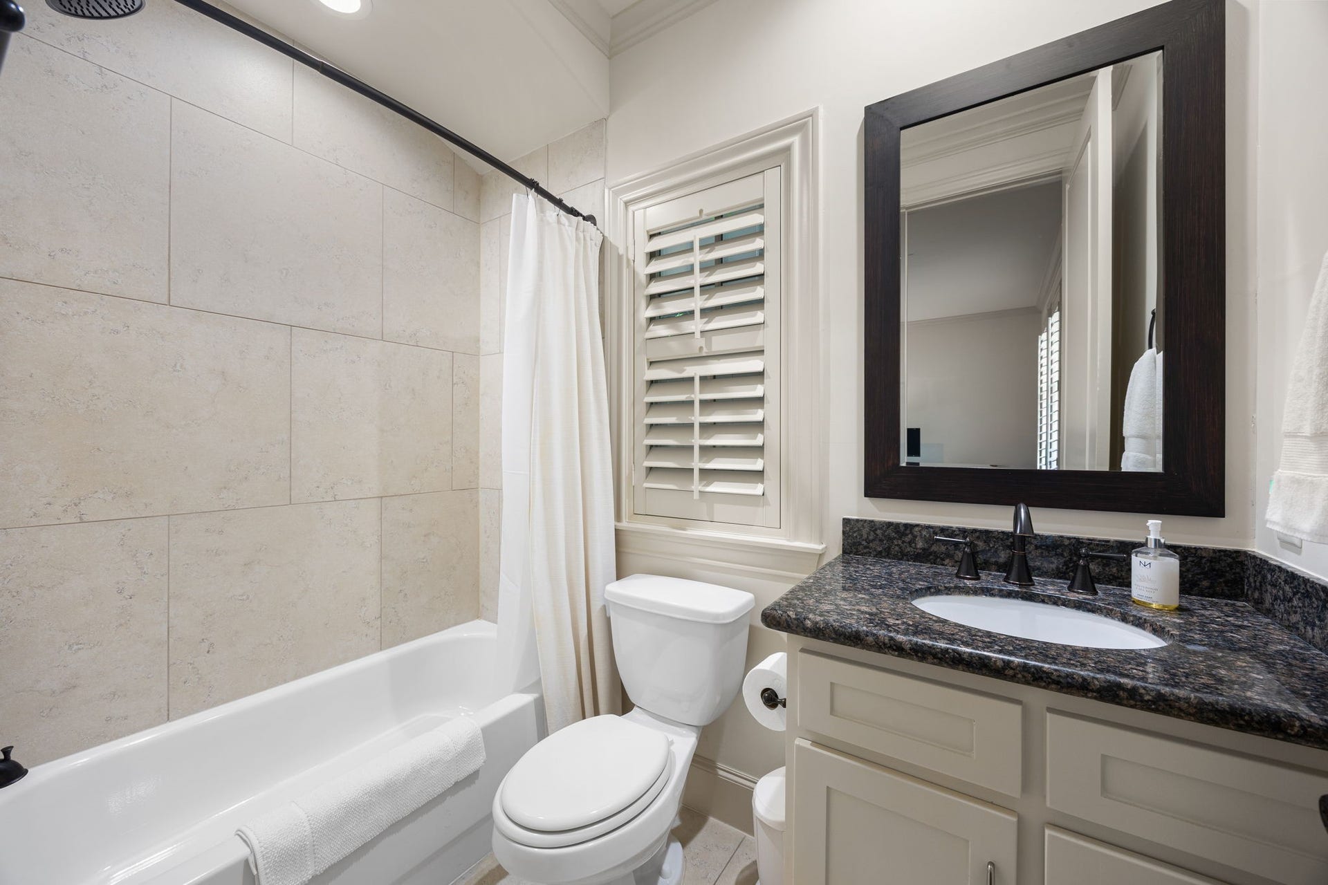 310 W Bell Street, Houston, TX 77019 First floor secondary bathroom.