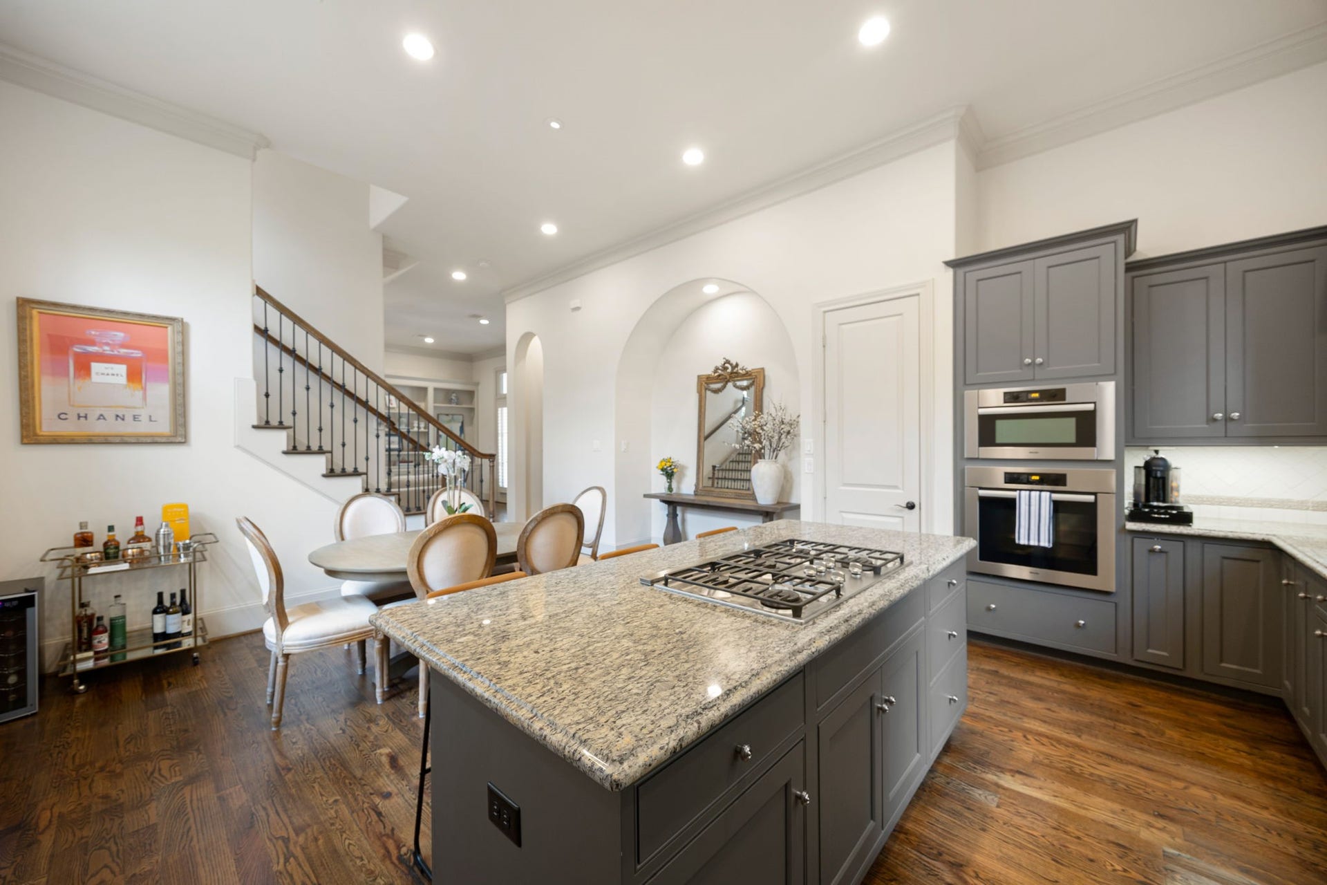 310 W Bell Street, Houston, TX 77019 310 W Bell Street, Houston, TX 77019