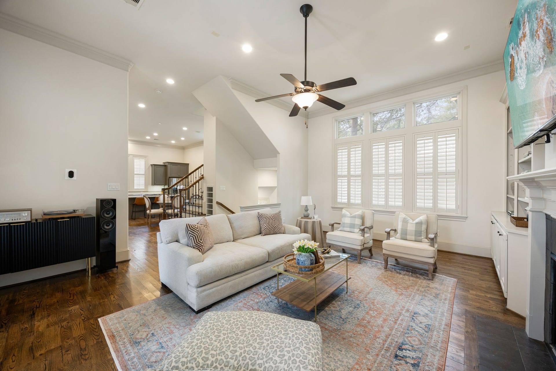 310 W Bell Street, Houston, TX 77019 310 W Bell Street, Houston, TX 77019