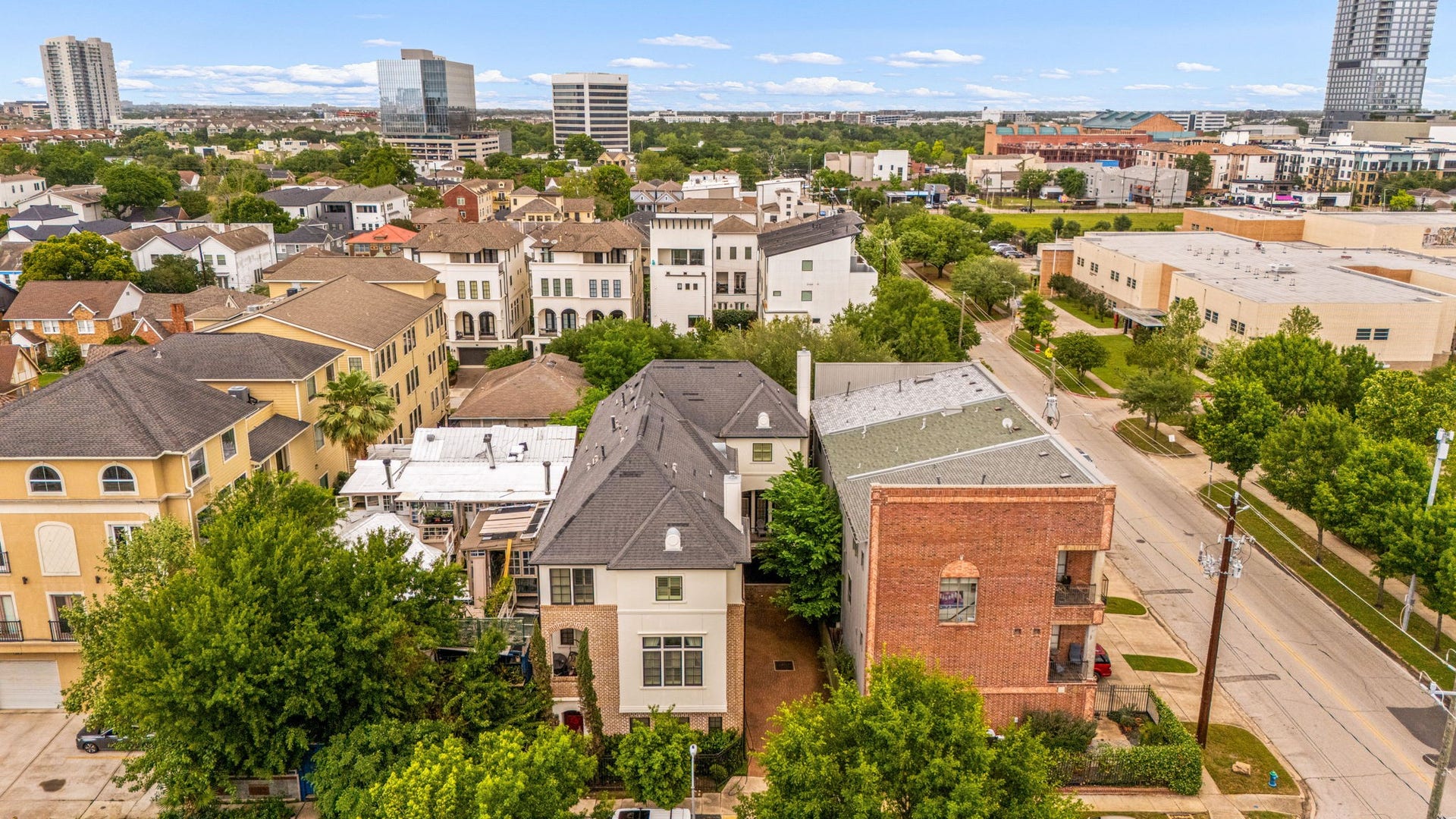 310 W Bell Street, Houston, TX 77019 310 W Bell Street, Houston, TX 77019