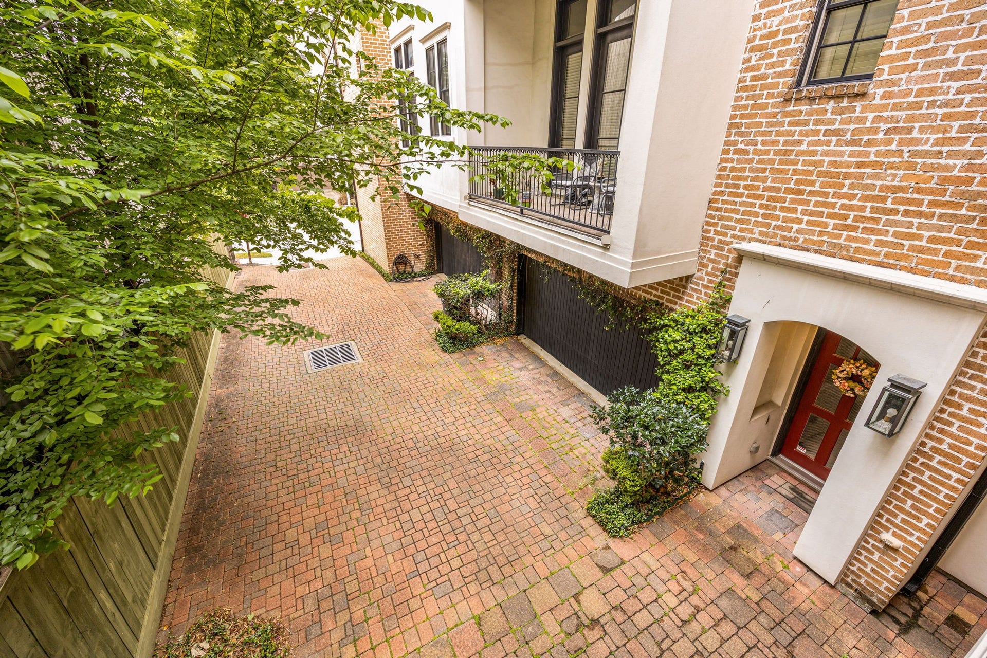 310 W Bell Street, Houston, TX 77019 310 W Bell Street, Houston, TX 77019