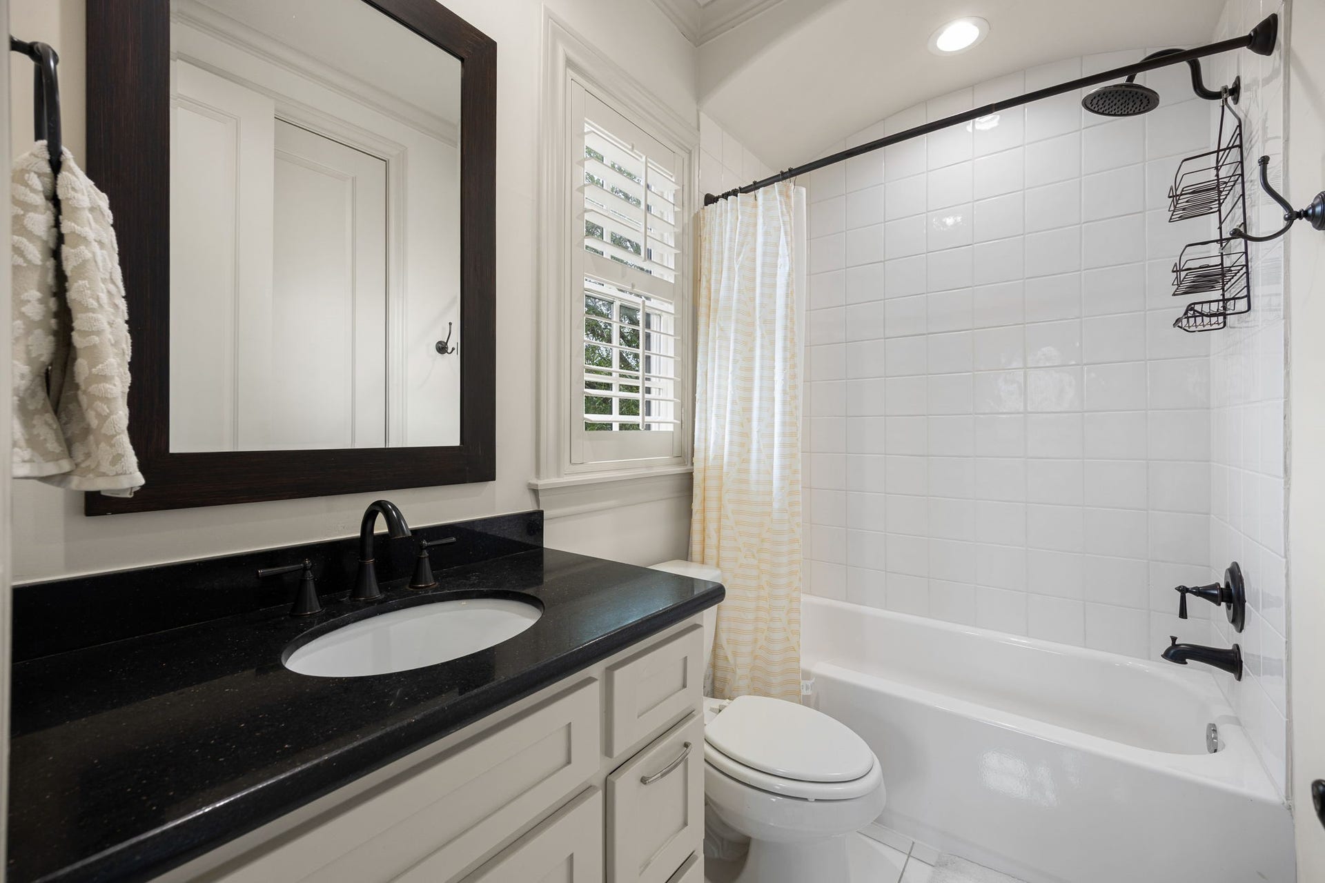 310 W Bell Street, Houston, TX 77019 Secondary bathroom on the 3rd floor.