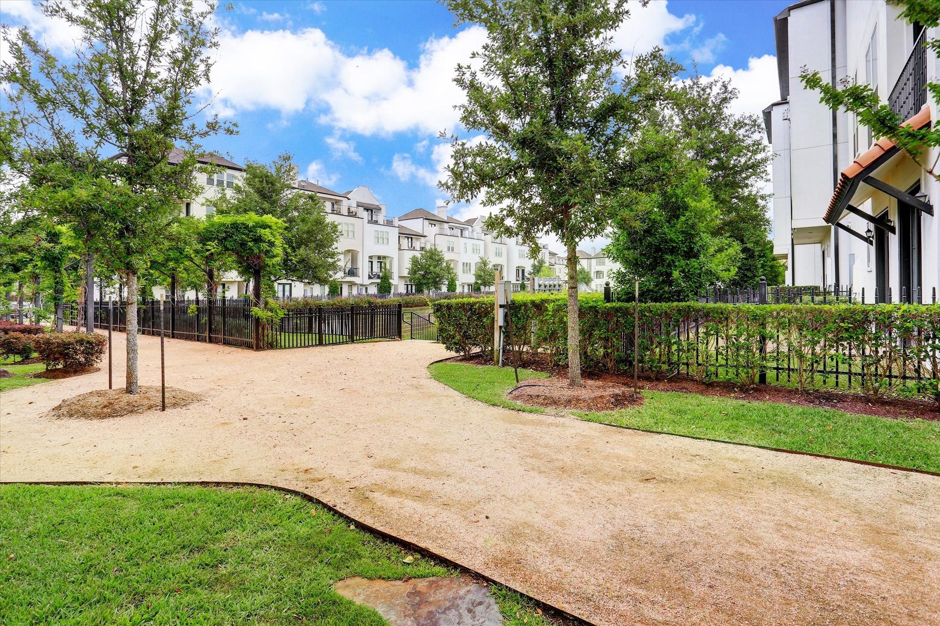 2721 Cohn Street, Houston, TX 77007 Meandering pathways connect beautifully maintained green spaces throughout the community, offering an enjoyable way to explore the neighborhood on foot.