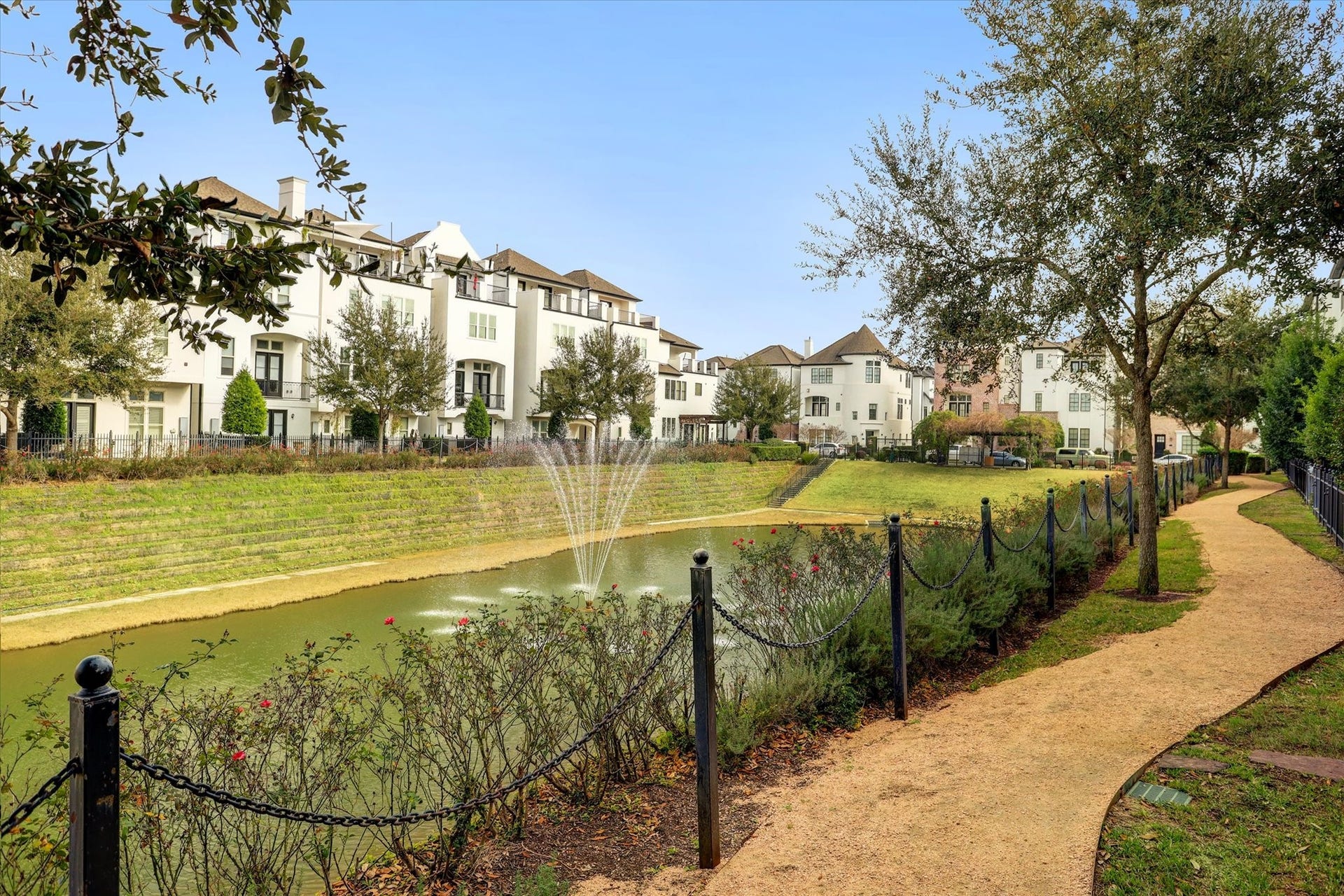 2721 Cohn Street, Houston, TX 77007 Enjoy the neighborhoods scenic lake surrounded by landscaped grounds, mature trees & a winding walking pathan inviting setting for a stroll through the community.
