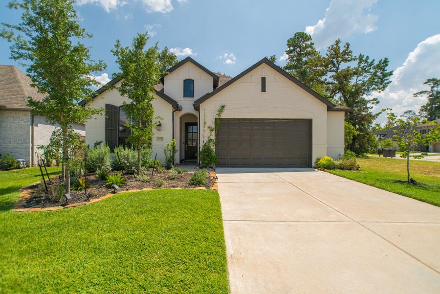 Property photo for 427 Boggy Belt Lane, Conroe, TX
