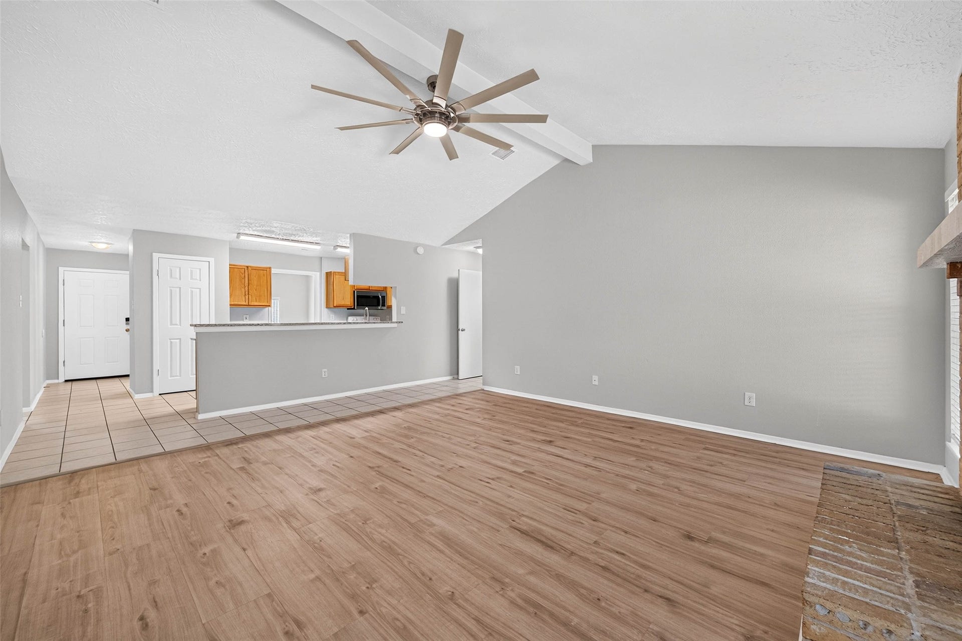 9809 Hummingbird Street, La Porte, TX 77571 9809 Hummingbird Street, La Porte, TX 77571