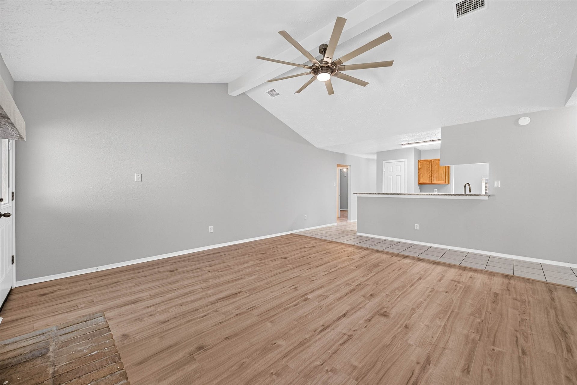 9809 Hummingbird Street, La Porte, TX 77571 9809 Hummingbird Street, La Porte, TX 77571