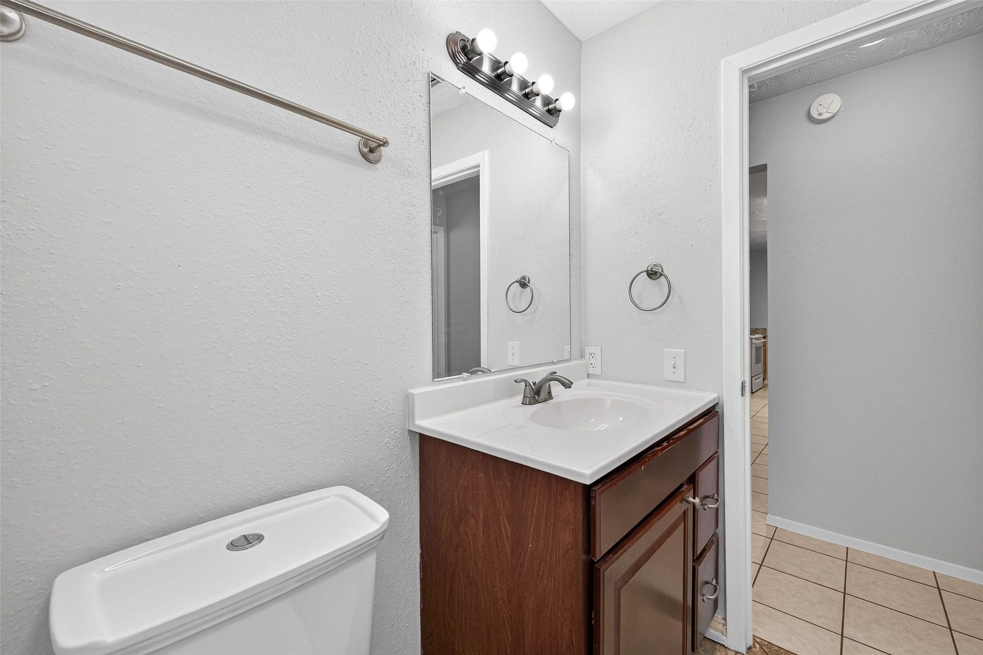 9809 Hummingbird Street, La Porte, TX 77571 9809 Hummingbird Street, La Porte, TX 77571