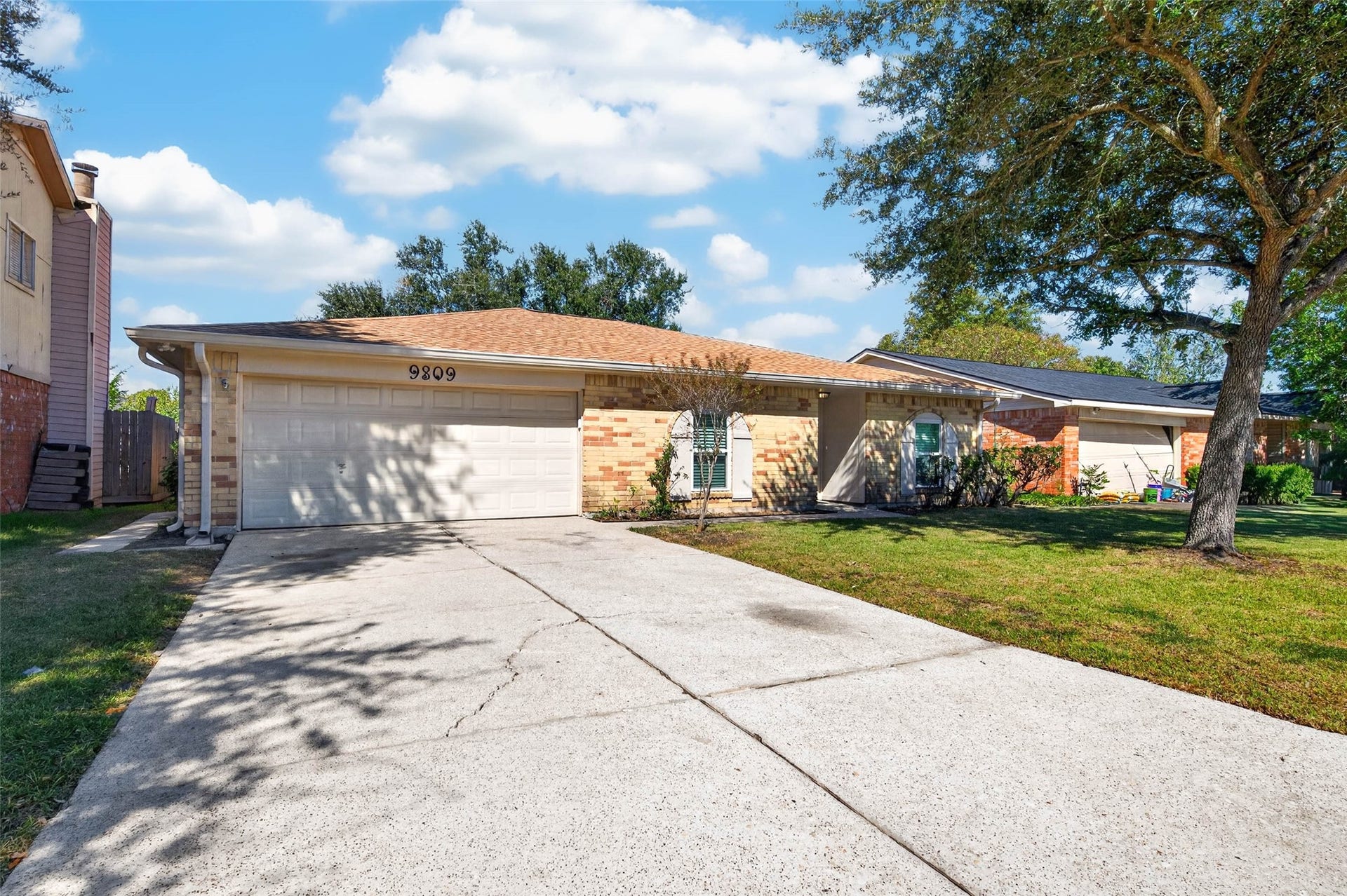 9809 Hummingbird Street, La Porte, TX 77571 9809 Hummingbird Street, La Porte, TX 77571