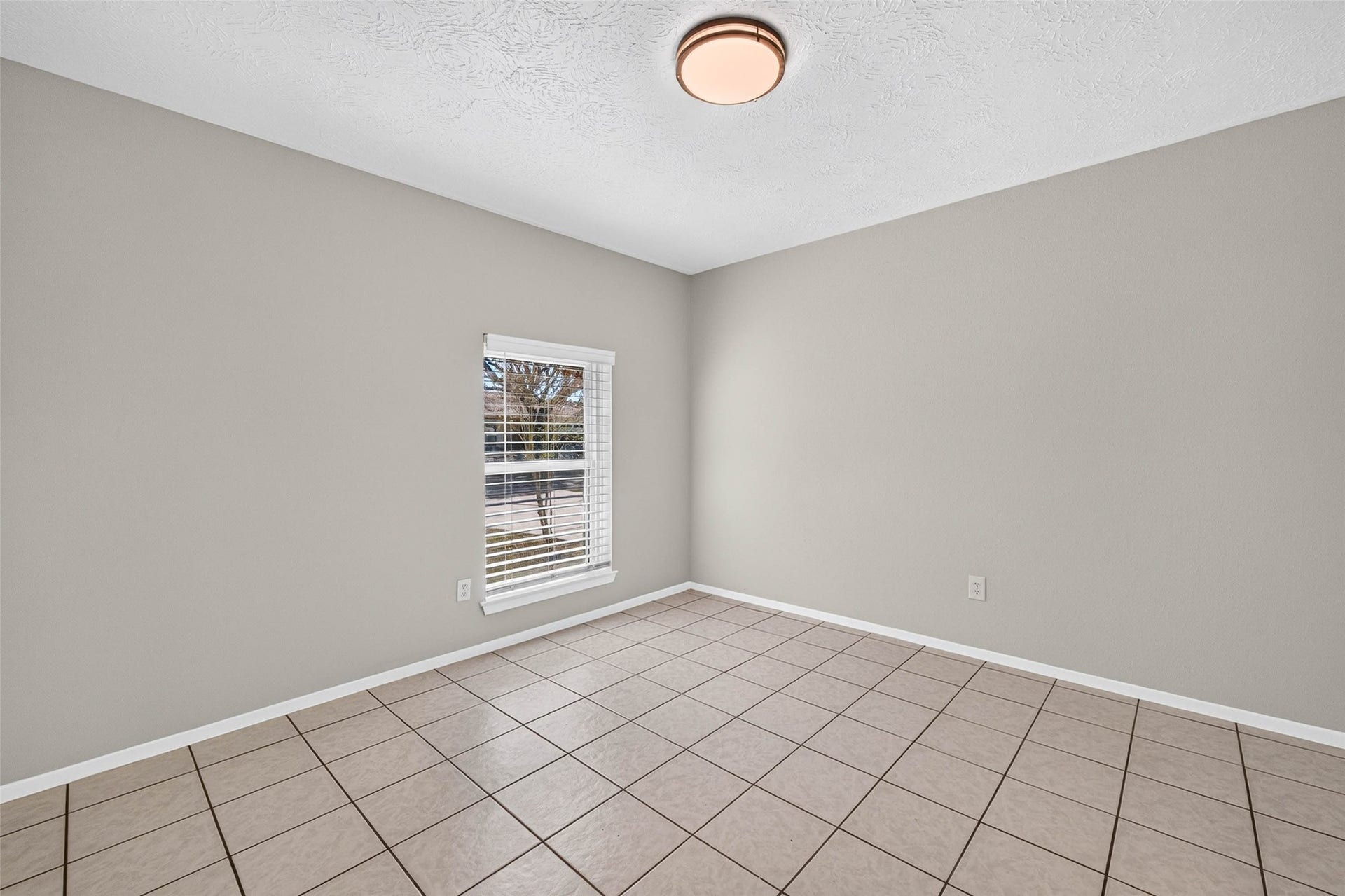 9809 Hummingbird Street, La Porte, TX 77571 9809 Hummingbird Street, La Porte, TX 77571