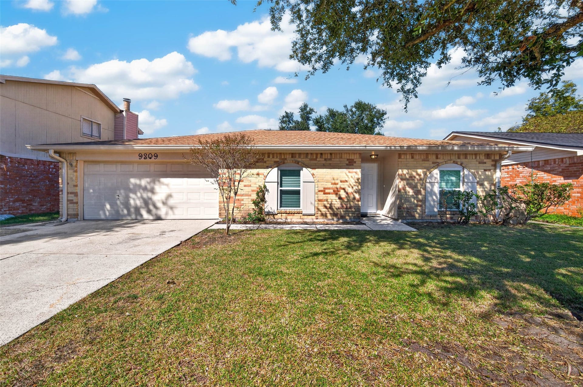 9809 Hummingbird Street, La Porte, TX 77571 9809 Hummingbird Street, La Porte, TX 77571