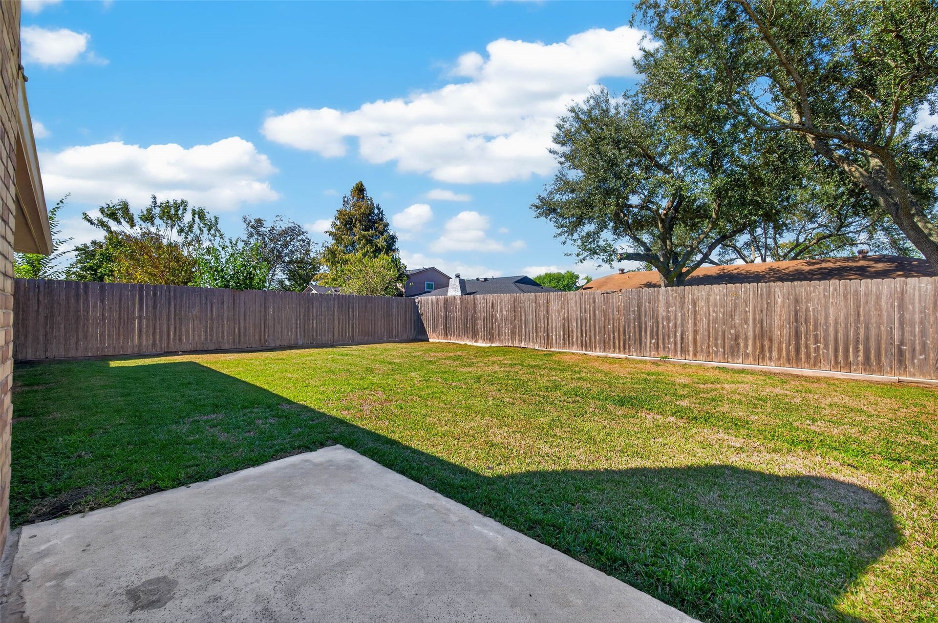 9809 Hummingbird Street, La Porte, TX 77571 9809 Hummingbird Street, La Porte, TX 77571