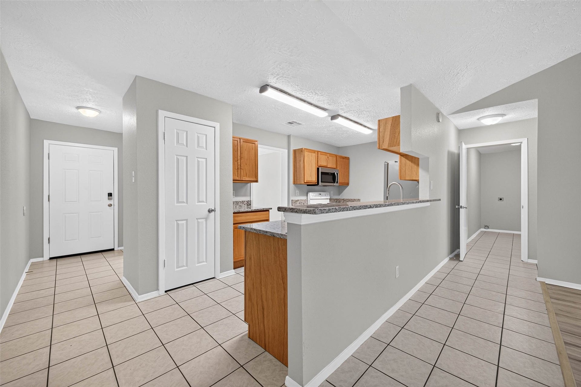 9809 Hummingbird Street, La Porte, TX 77571 9809 Hummingbird Street, La Porte, TX 77571