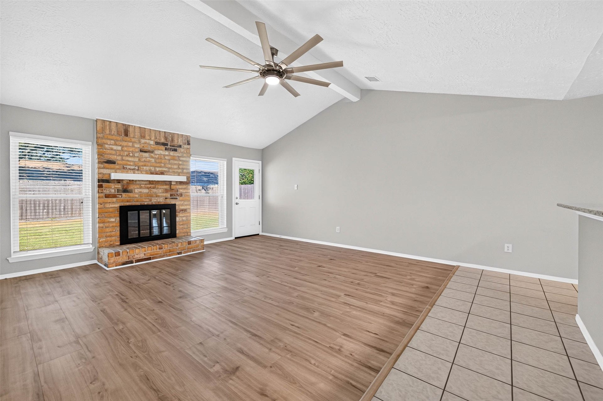 9809 Hummingbird Street, La Porte, TX 77571 9809 Hummingbird Street, La Porte, TX 77571