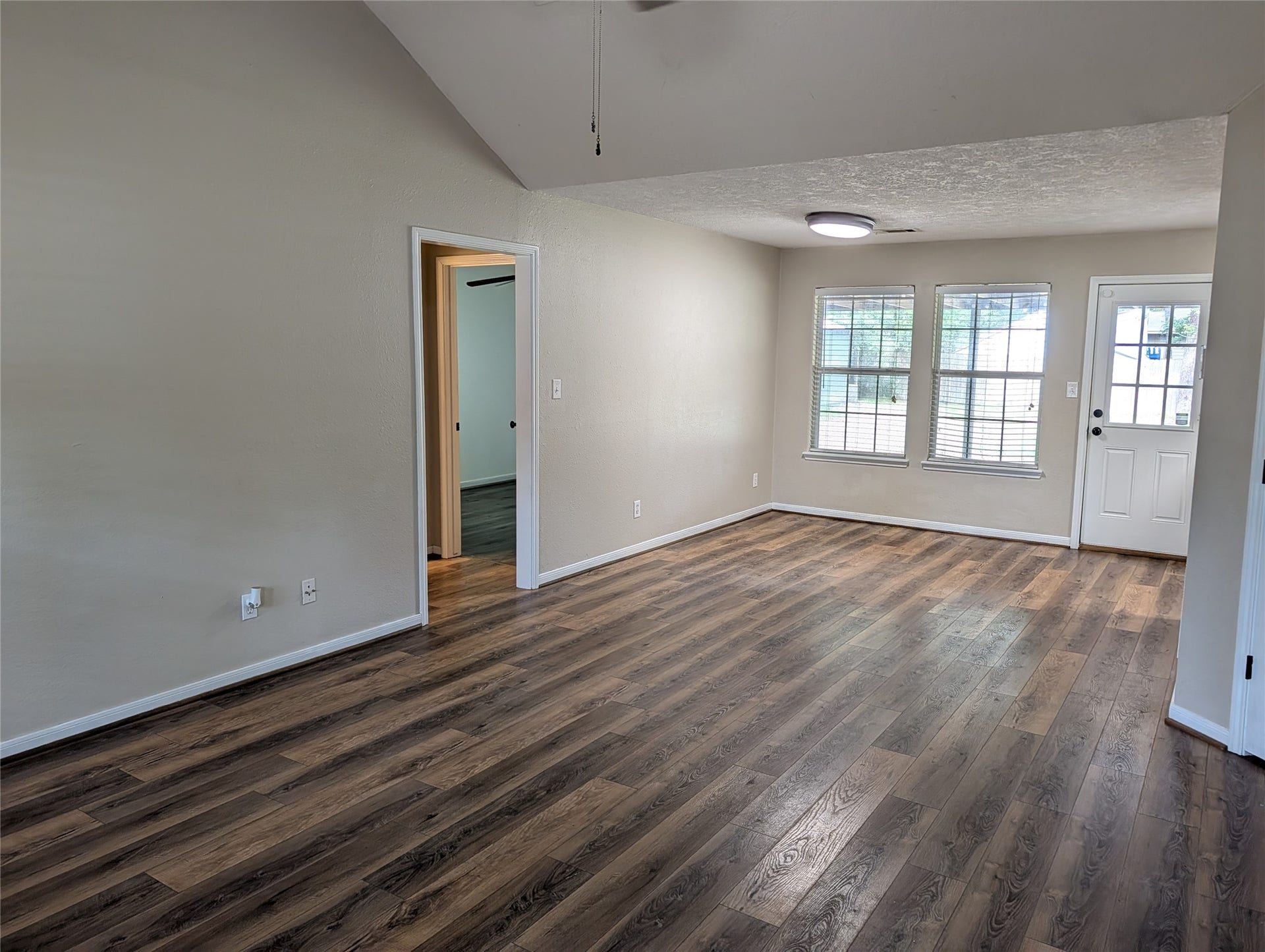 10711 Royal Forest Drive, Conroe, TX 77303