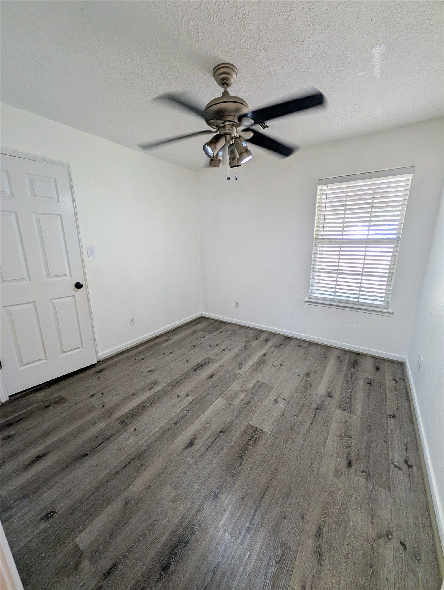 10711 Royal Forest Drive, Conroe, TX 77303