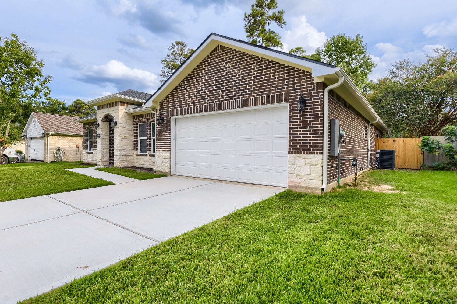 9806 Southwick Drive, Humble, TX 77338 9806 Southwick Drive, Humble, TX 77338