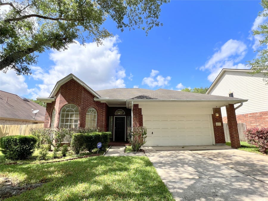 Property photo for 4723 Silverlake Drive, Sugar Land, TX