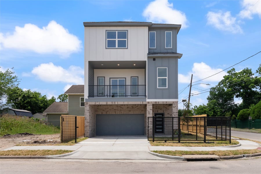 Property photo for 3219 Fontinot Street, Houston, TX